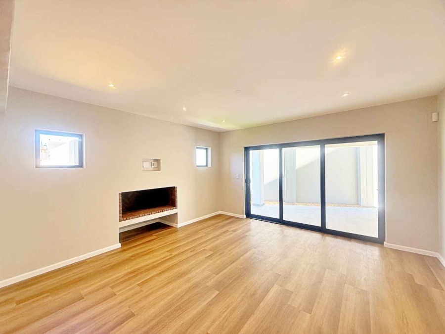 3 Bedroom Property for Sale in Country Club Western Cape